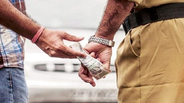 பிணை வழங்க, நீதவானுக்கு பணம் கொடுக்க வேண்டும் எனக் கூறி இலஞ்சம் வாங்கிய கான்ஸ்டபிள் கைது ! 1630666936879.jpeg