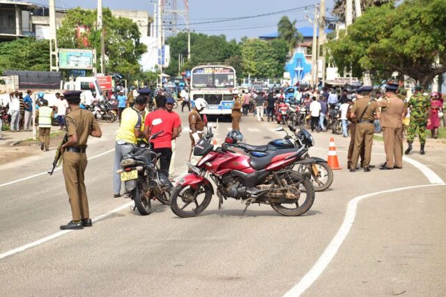 மன்னார் நீதிமன்றத்தின் முன்னான துப்பாக்கிச் சூடு – சந்தேக நபர்களுக்கு விளக்க மறியல்! DSC 0738.jpg