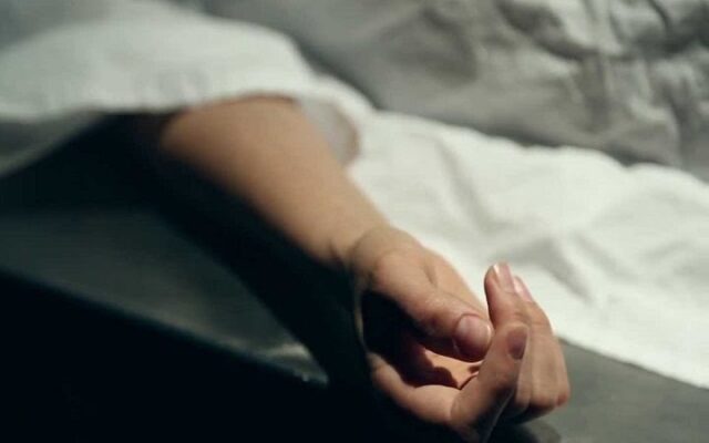 மட்டக்களப்பு கல்லடி பாலத்துக்கு அருகாமையிவாவியில் பெண்ணொருவரின் சடலம் மீட்பு ! Death body201.jpg