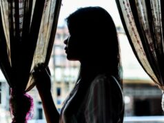 சிறுமிக்கு பத்தாயிரம்!! யுவதிக்கு ஏழாயிரம்!! முல்லையில் விடுதி முற்றுகை!! 15 வயது சிறுமி உட்பட மூவர் கைது. image 870x 6489740cea81d.jpg