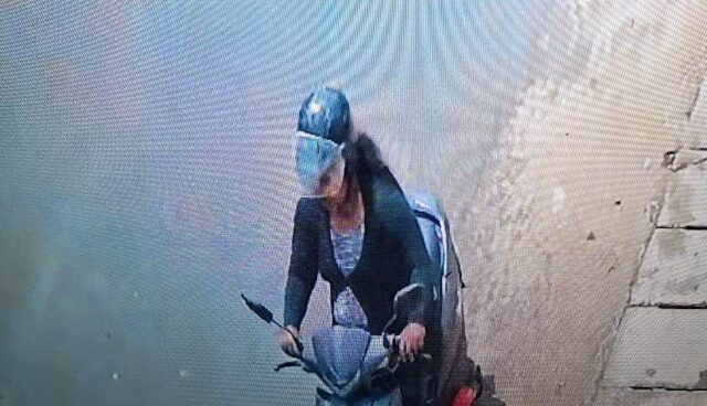 யாழ் செல்லும் வெளிநாட்டவர்களை இலக்கு வைத்து பண மோசடியில் ஈடுபட்டு வந்த பெண் கைது! 00 1.jpg