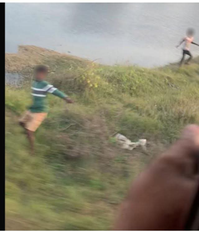 யாழ்ப்பாணத்தில் தொடரூந்து மீது கல் வீச்சு தாக்குதல் நடாத்திய சிறுவர்கள் மூவர் கைது! FB IMG 1740293961023.jpg